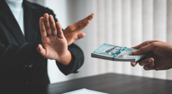 Slovenské ústavné právo na hotovosť kritizuje Európska centrálna banka