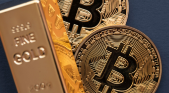 Zlato verzus Bitcoin. Slávny ekonómovia hľadali odpoveď na otázku, ktorú si kladú mnohí investori